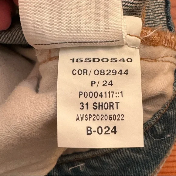 Abercrombie and Fitch The High Rise Mom Jean, Size 31/12 Short, EUC - Picture 6 of 6